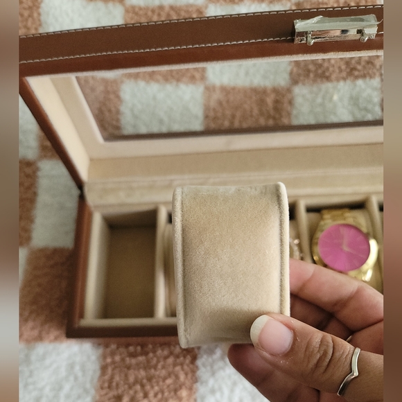 Watch Case - Picture 10 of 10